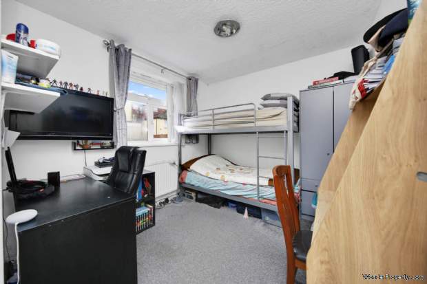 Additional Property Image 2 bedroom Flat for sale in London 8