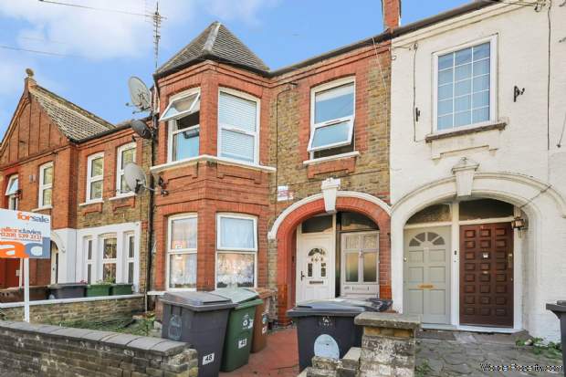 2 bedroom Flat for sale in London