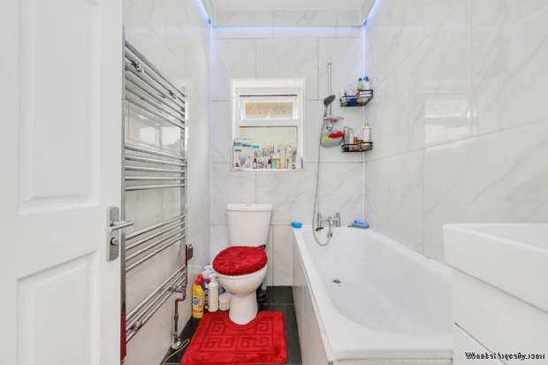 Additional Property Image 2 bedroom Flat for sale in London 9