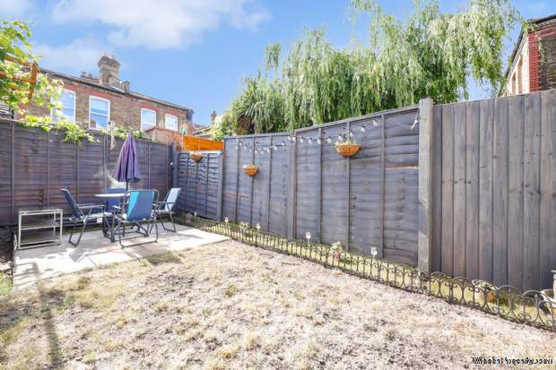 Additional Property Image 2 bedroom Flat for sale in London 12