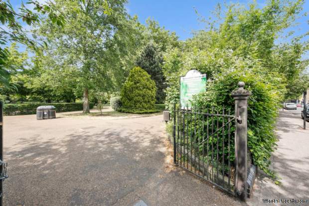 Additional Property Image 4 bedroom House for sale in London 12