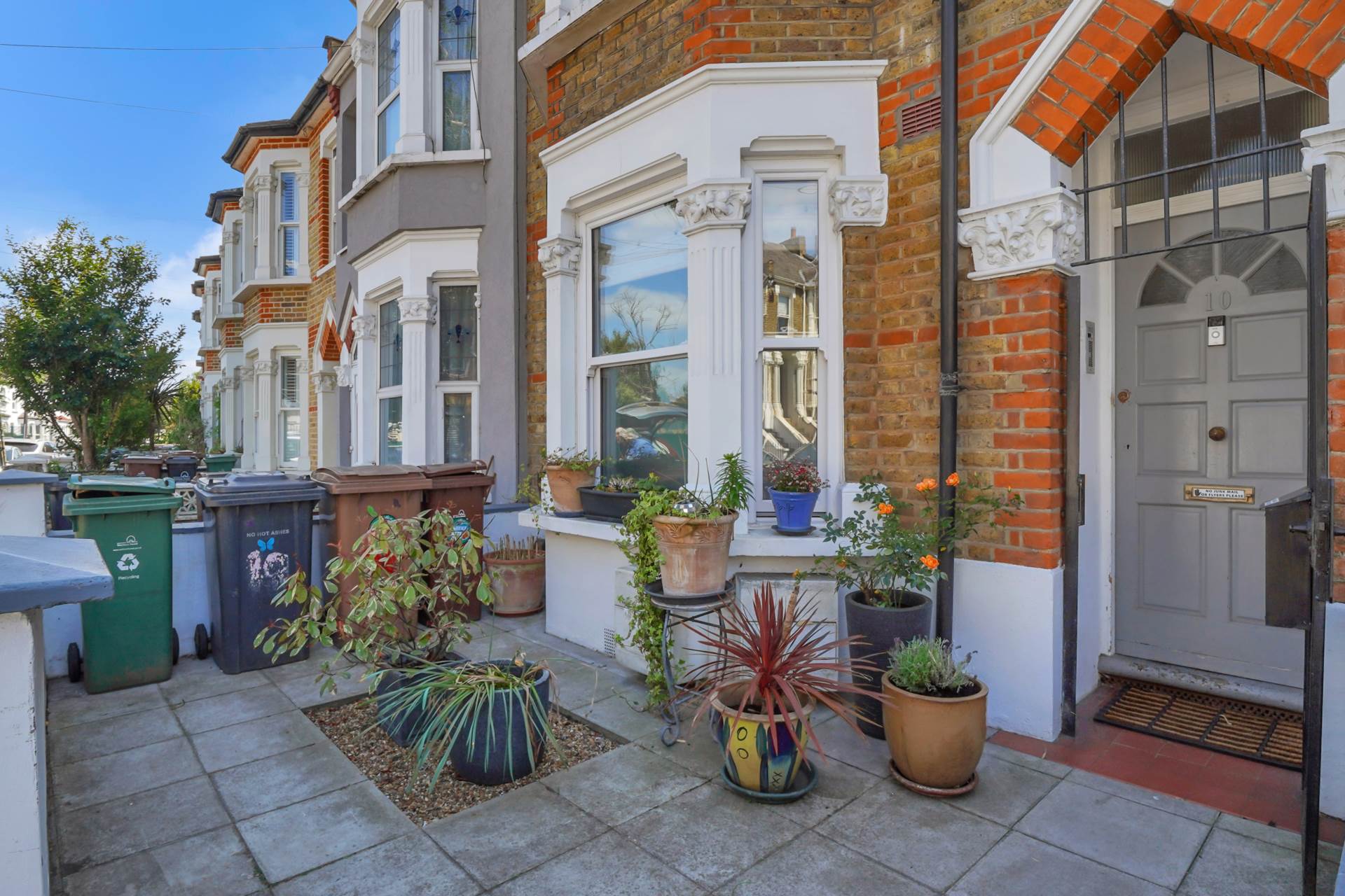 Additional Property Image 2 bedroom Flat for sale in London 2