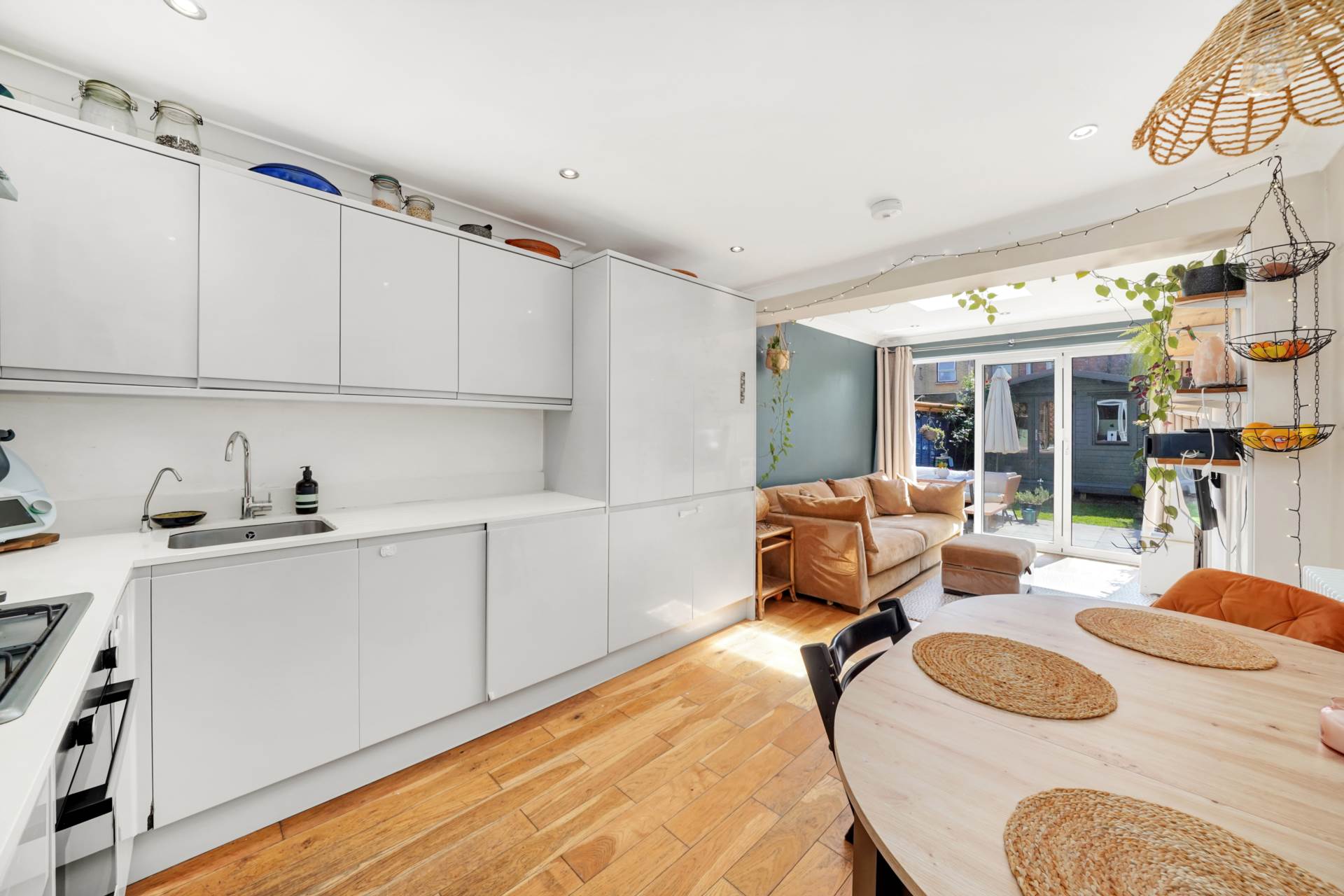 Additional Property Image 2 bedroom Flat for sale in London 3