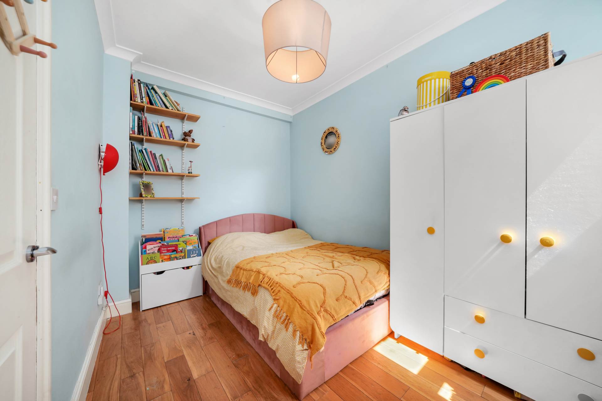 Additional Property Image 2 bedroom Flat for sale in London 7