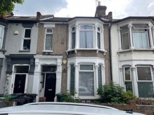 2 bedroom Flat to rent in London
