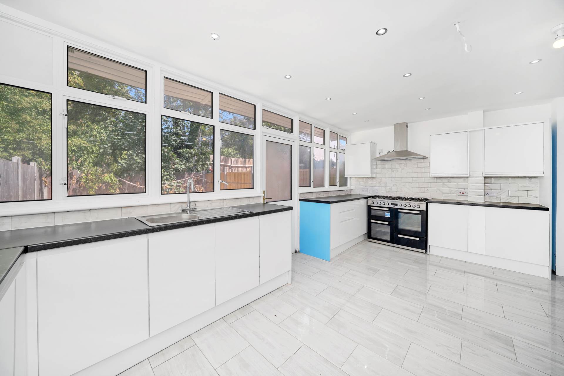 Additional Property Image 4 bedroom House for sale in London 9