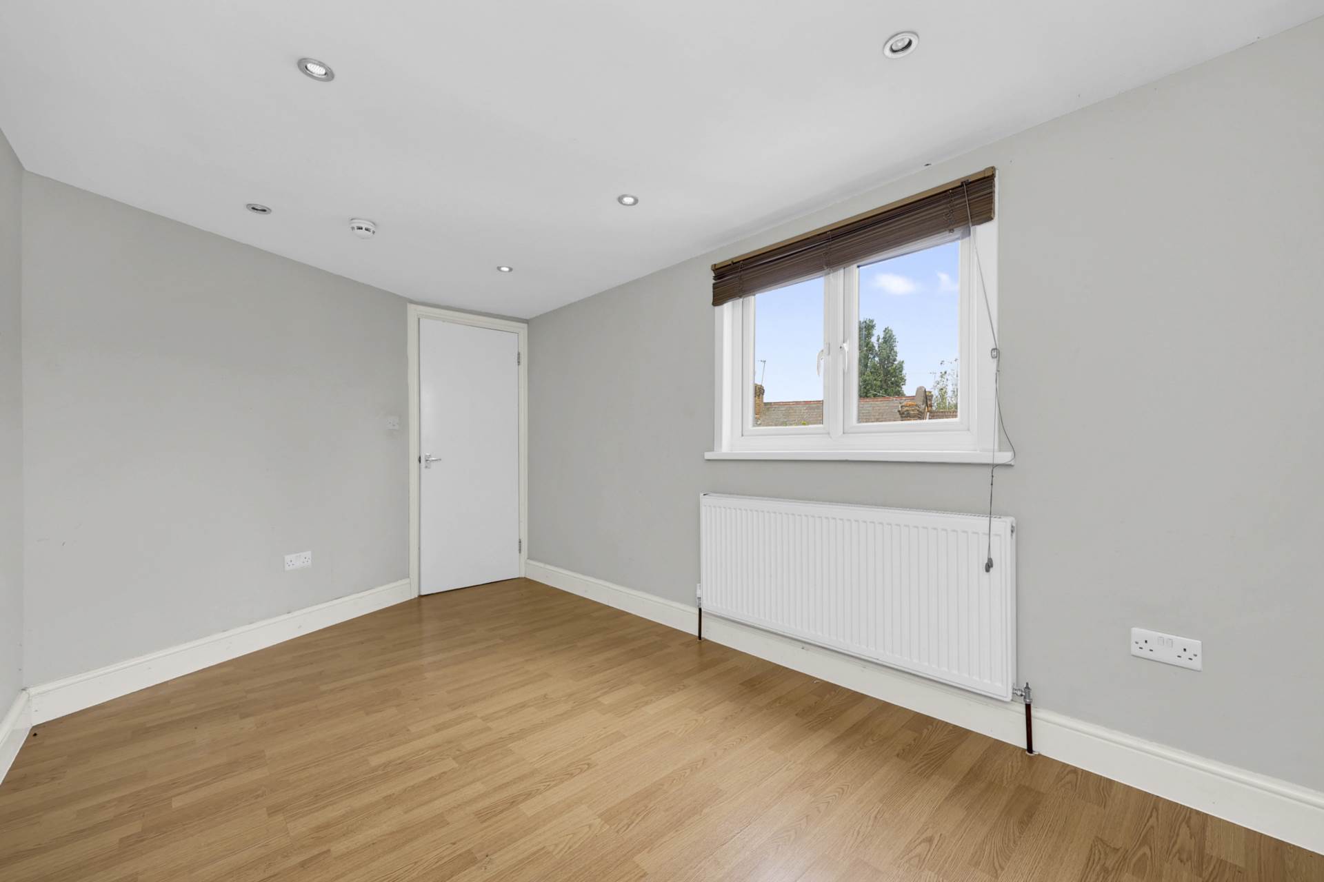 Additional Property Image 4 bedroom House for sale in London 10