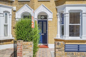 4 bedroom House for sale in London