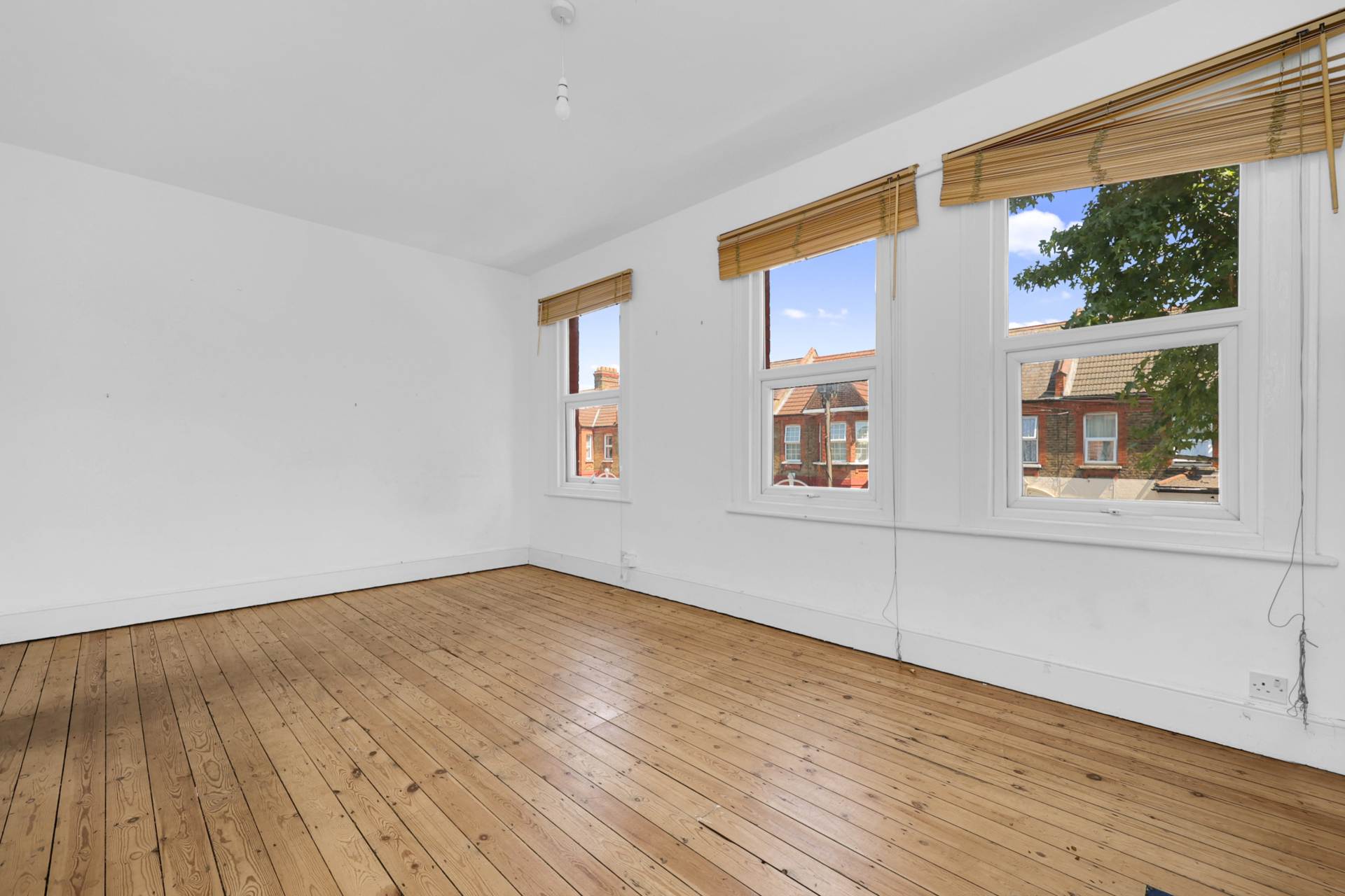 Additional Property Image 2 bedroom Flat for sale in London 6