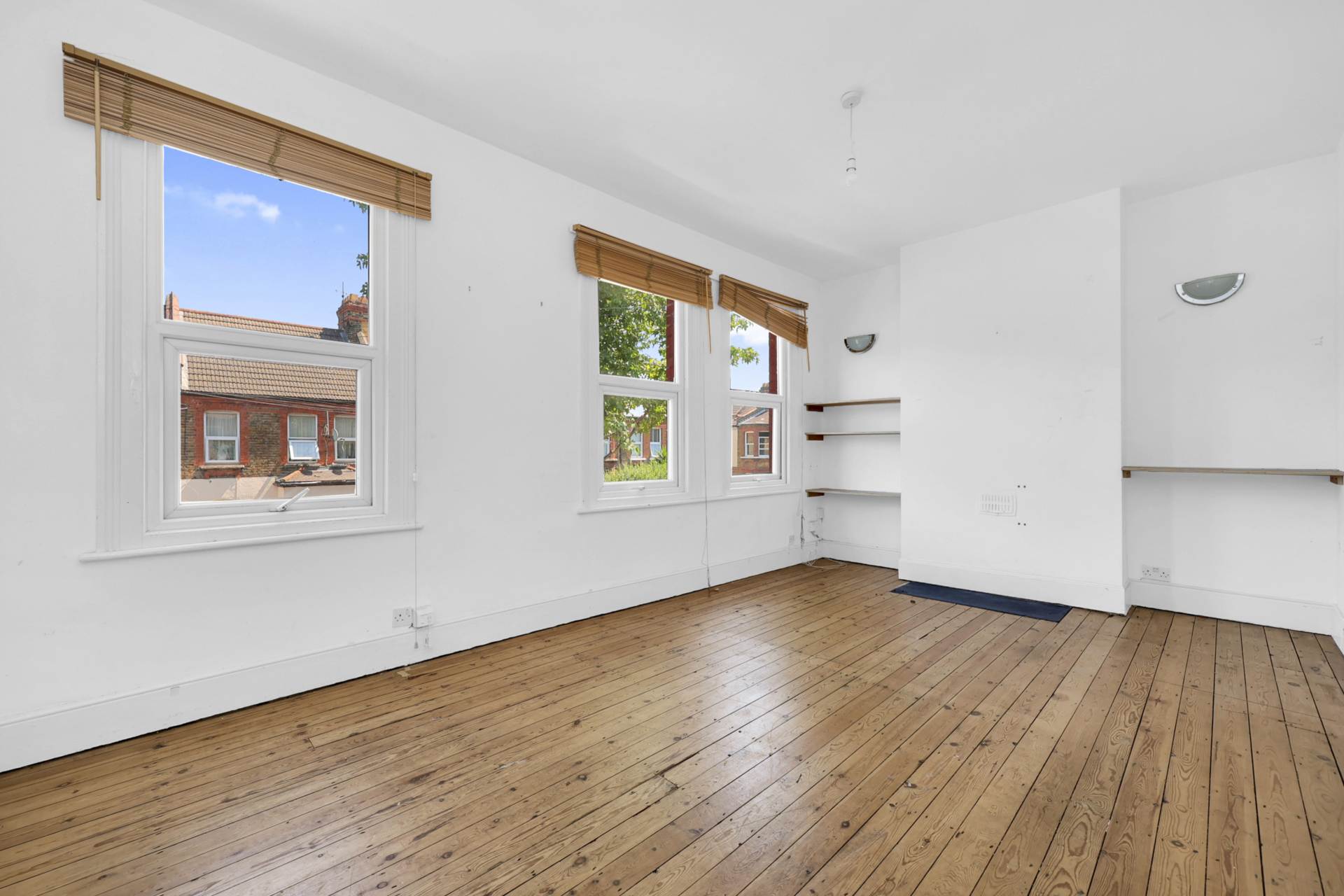 Additional Property Image 2 bedroom Flat for sale in London 10