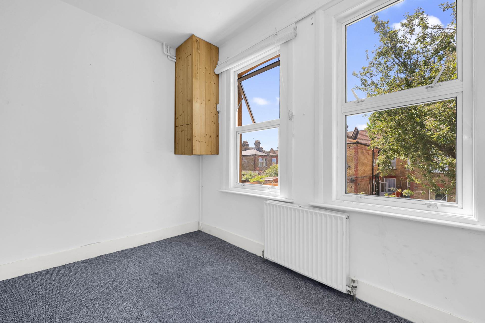 Additional Property Image 2 bedroom Flat for sale in London 13