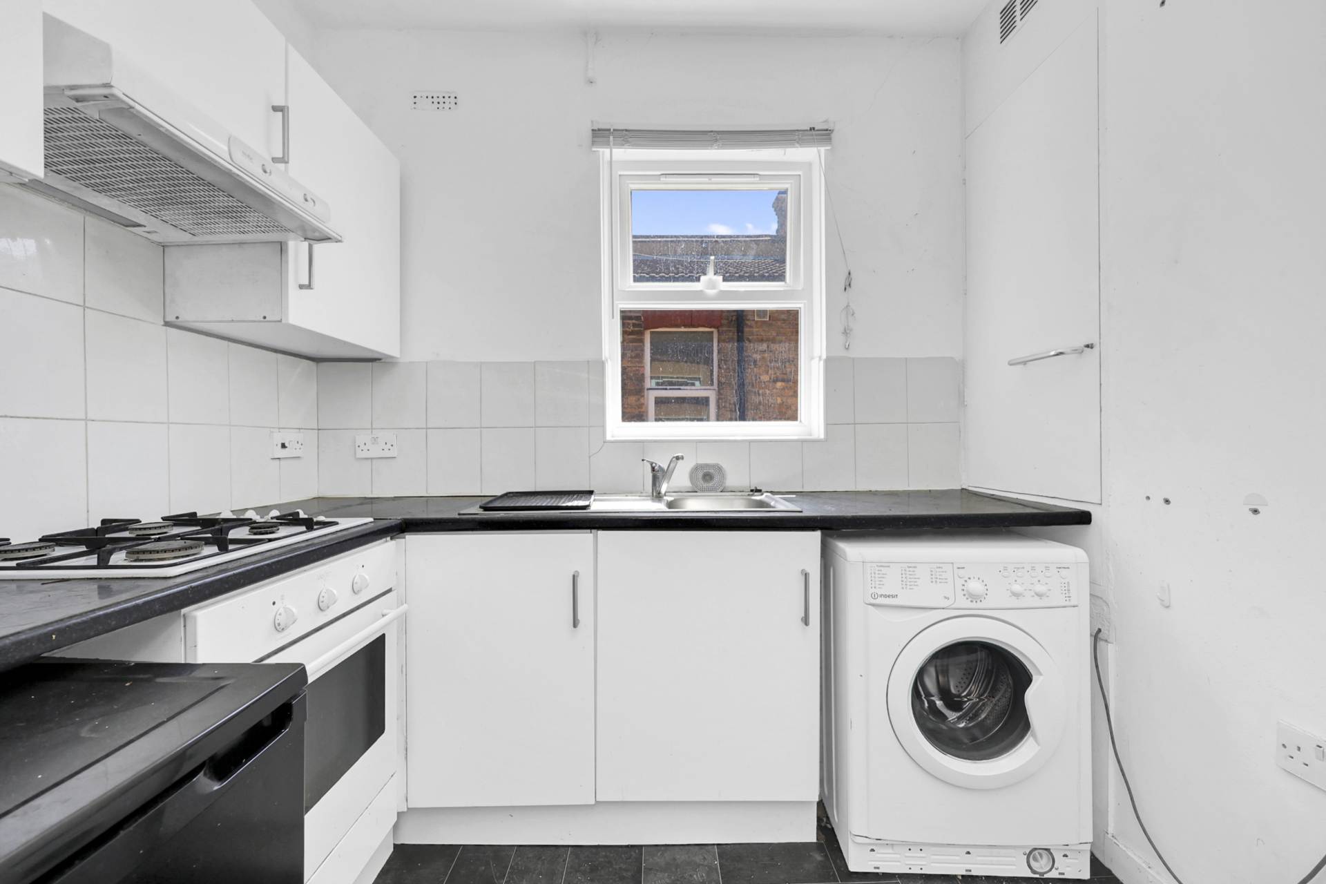 Additional Property Image 2 bedroom Flat for sale in London 15