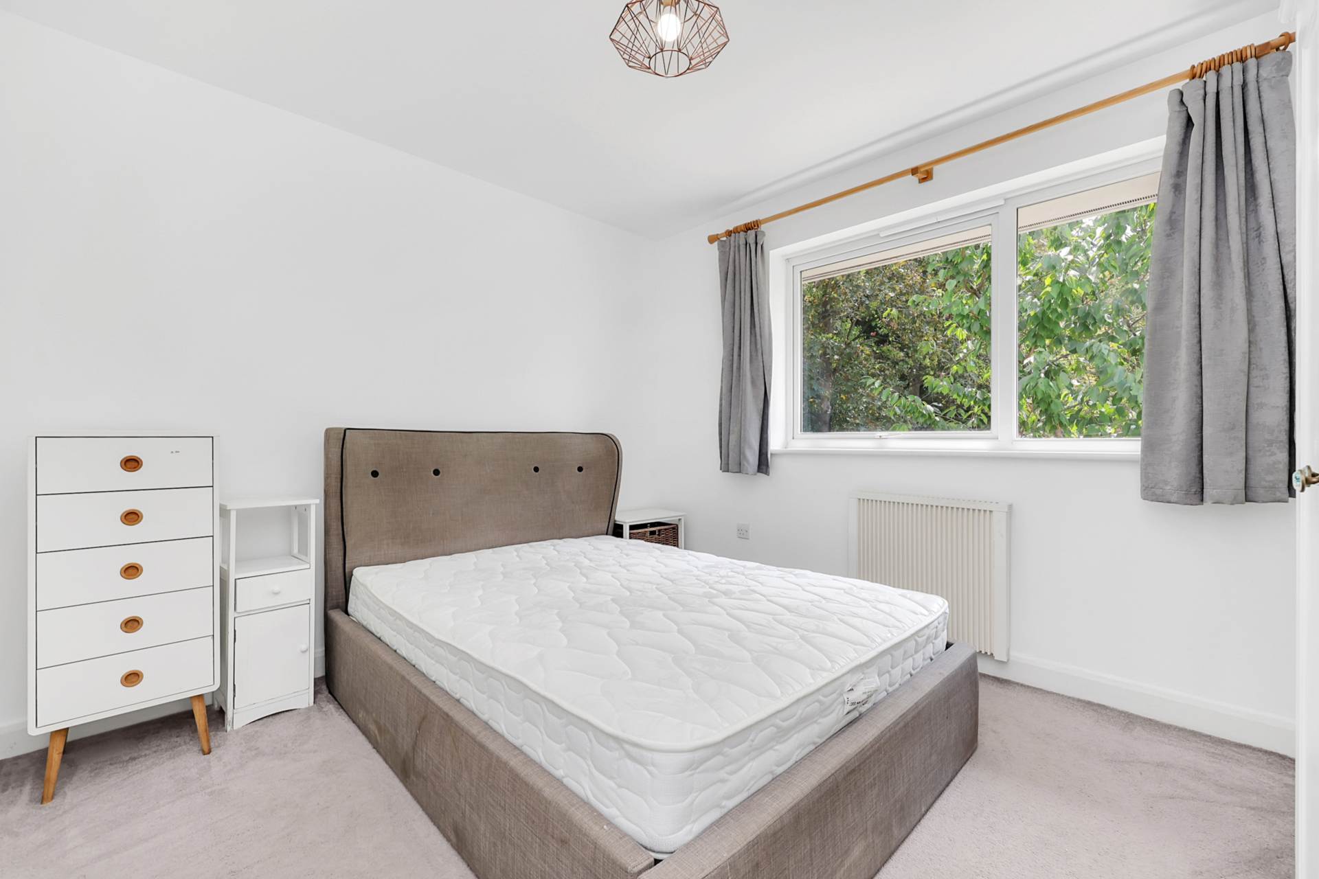 Additional Property Image 2 bedroom Flat for sale in London 9