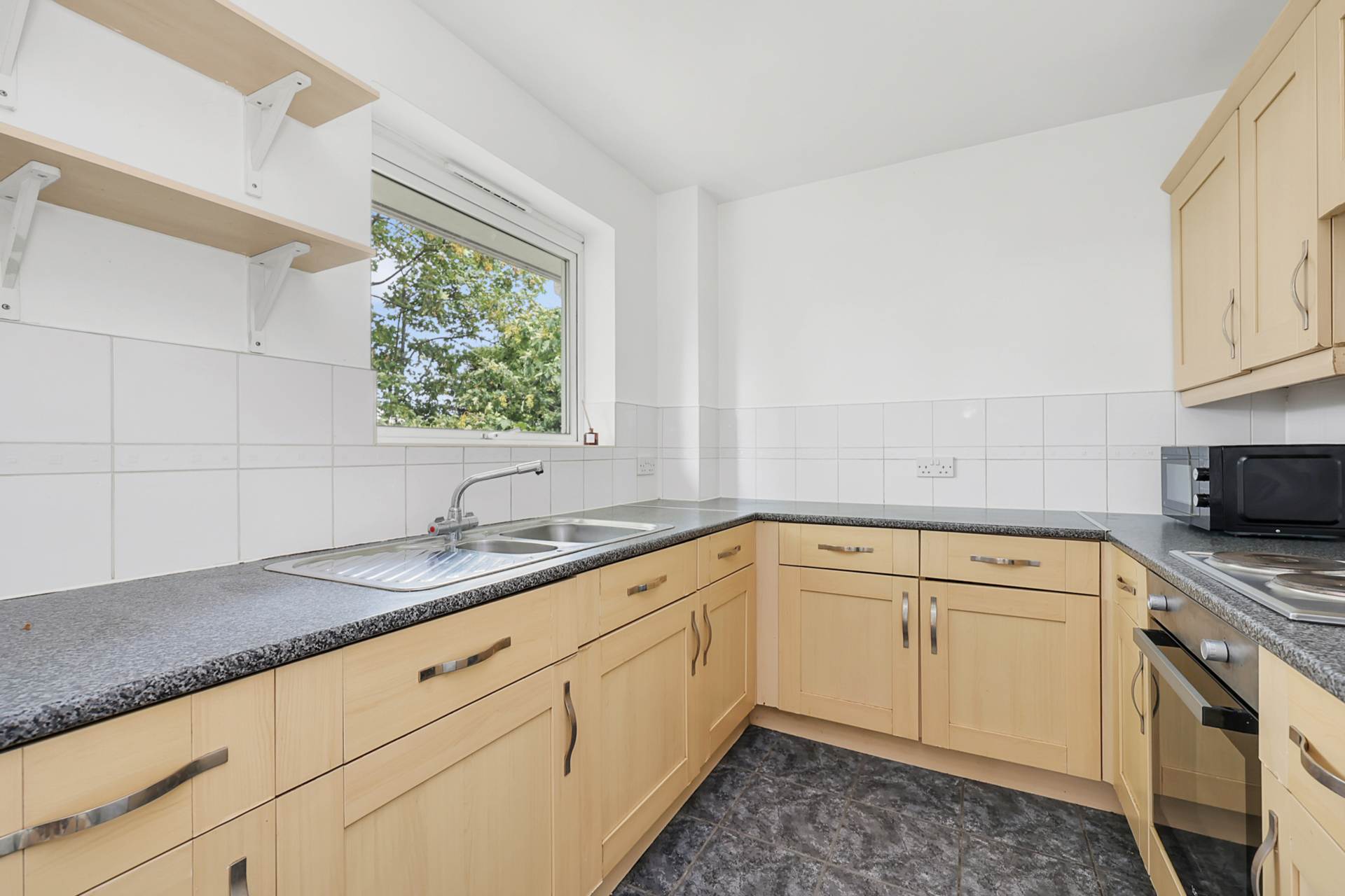 Additional Property Image 2 bedroom Flat for sale in London 14