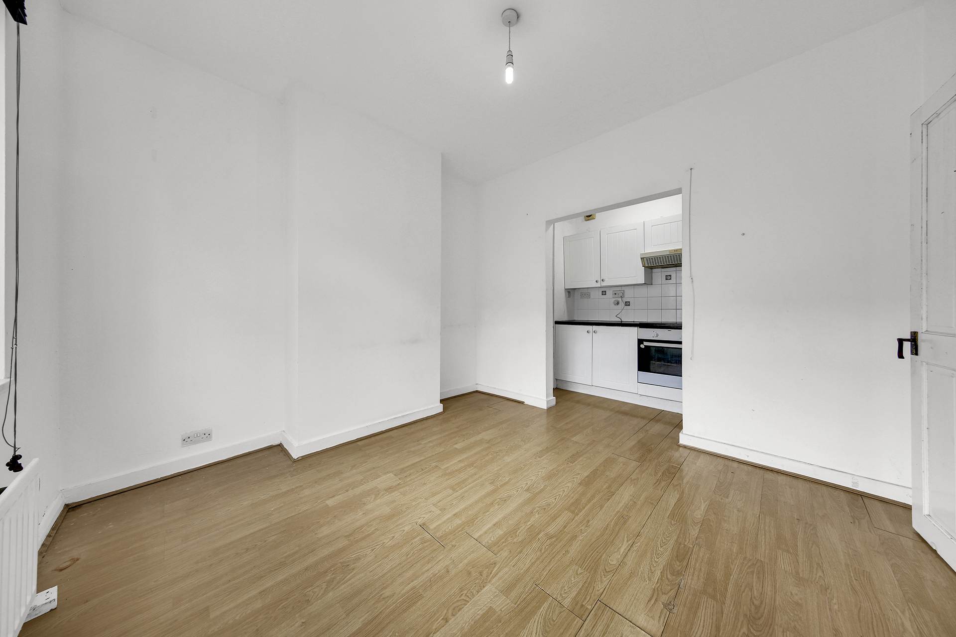 Additional Property Image 2 bedroom Maisonette for sale in London 5