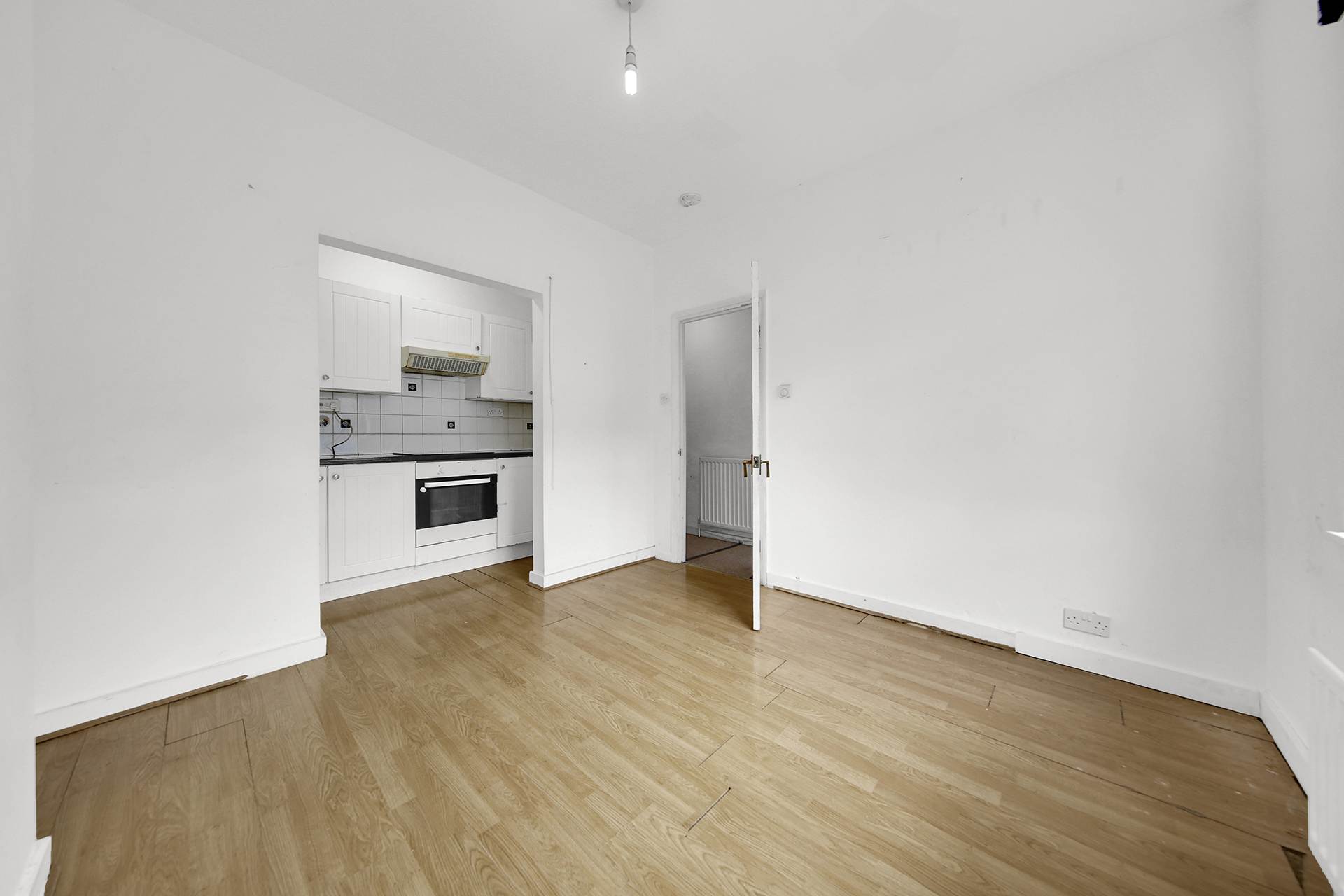 Additional Property Image 2 bedroom Maisonette for sale in London 7