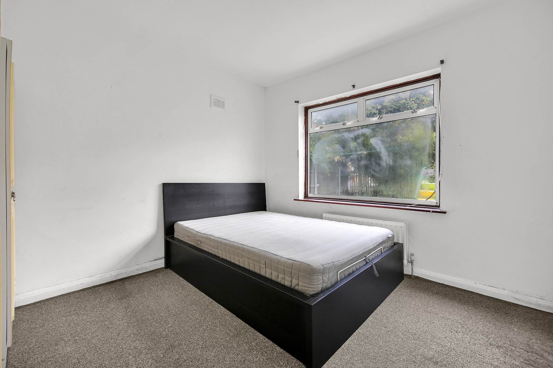 Additional Property Image 2 bedroom Maisonette for sale in London 9