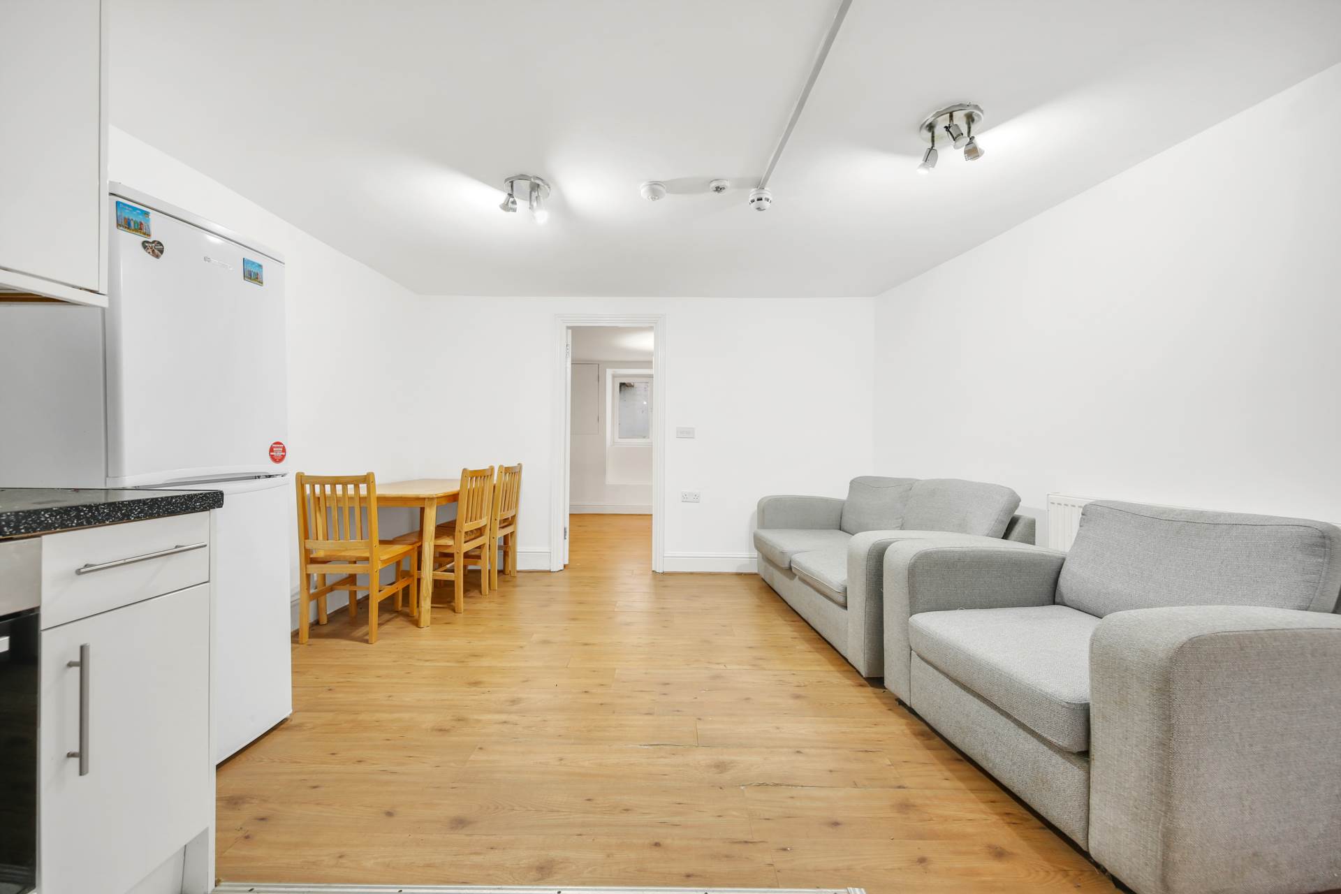Additional Property Image 1 bedroom Flat for sale in London 2