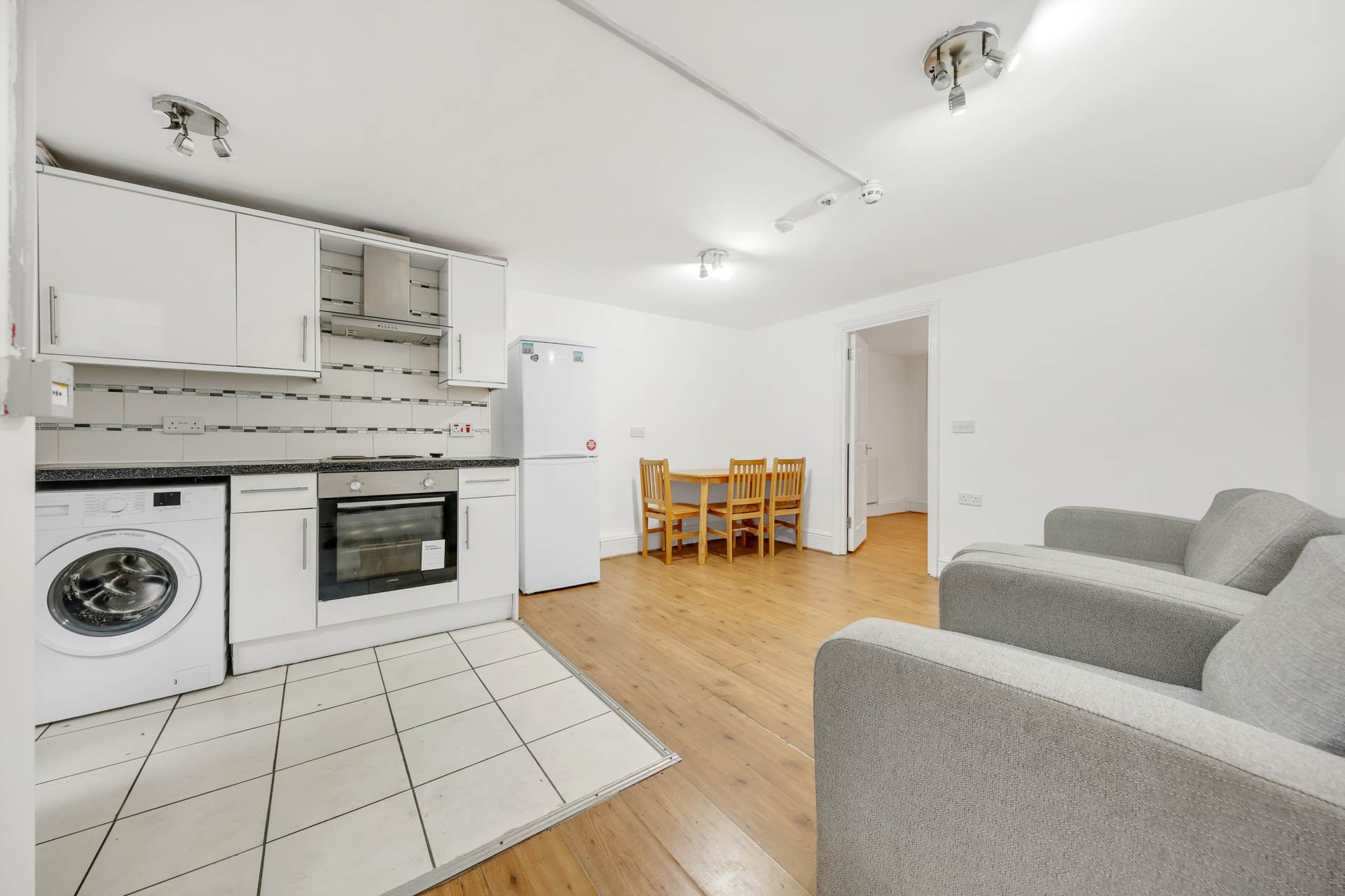Additional Property Image 1 bedroom Flat for sale in London 3