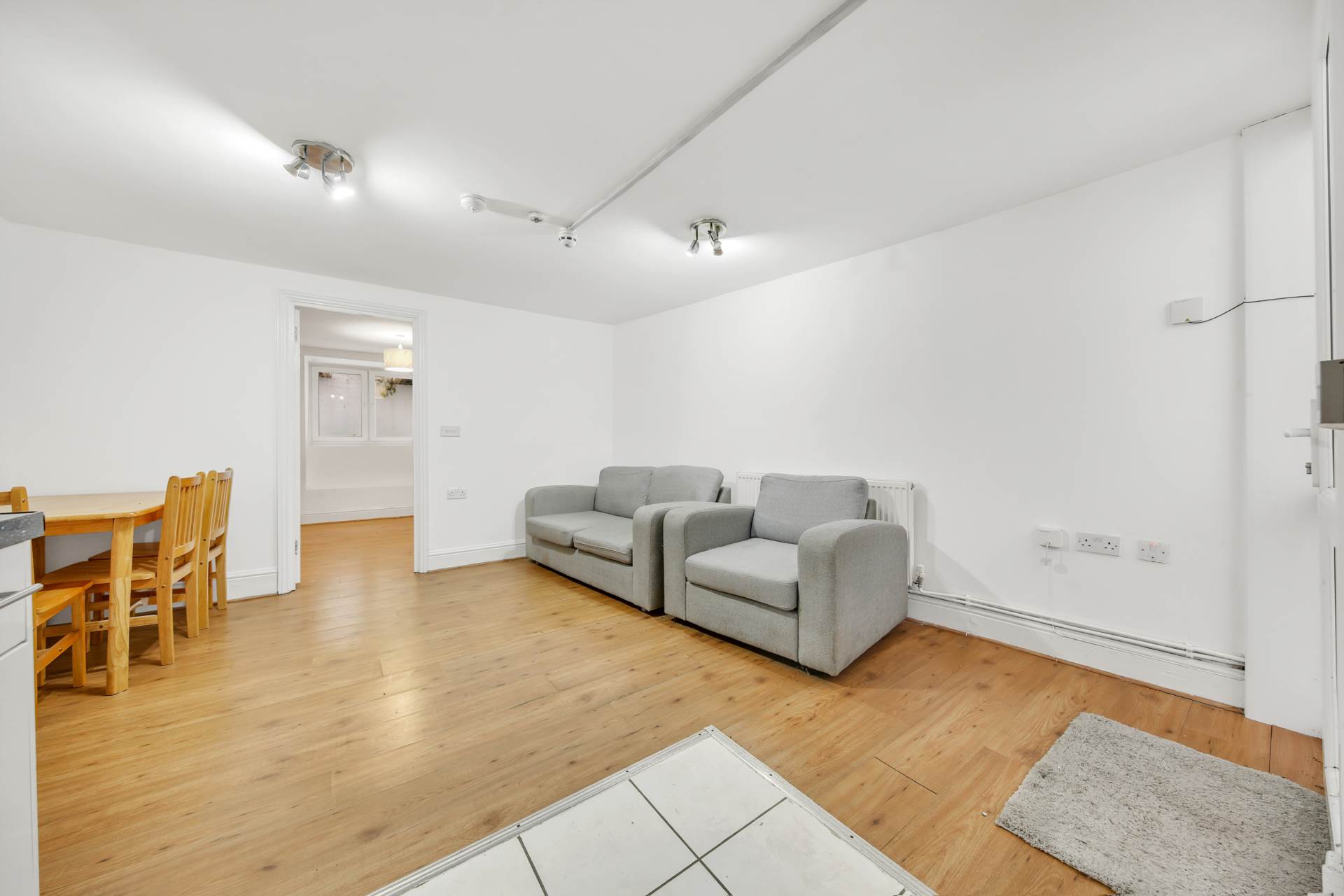Additional Property Image 1 bedroom Flat for sale in London 4