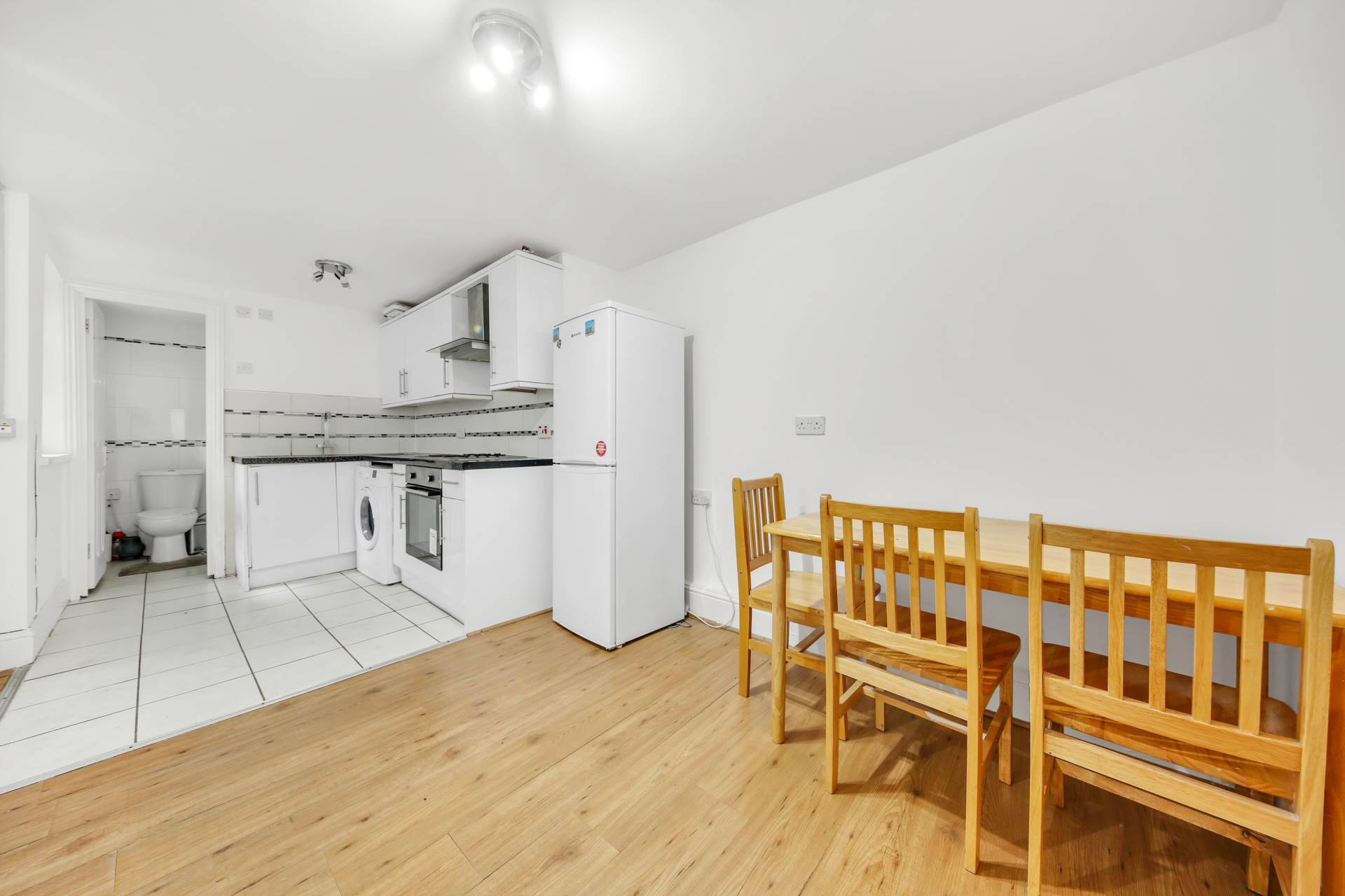 Additional Property Image 1 bedroom Flat for sale in London 5