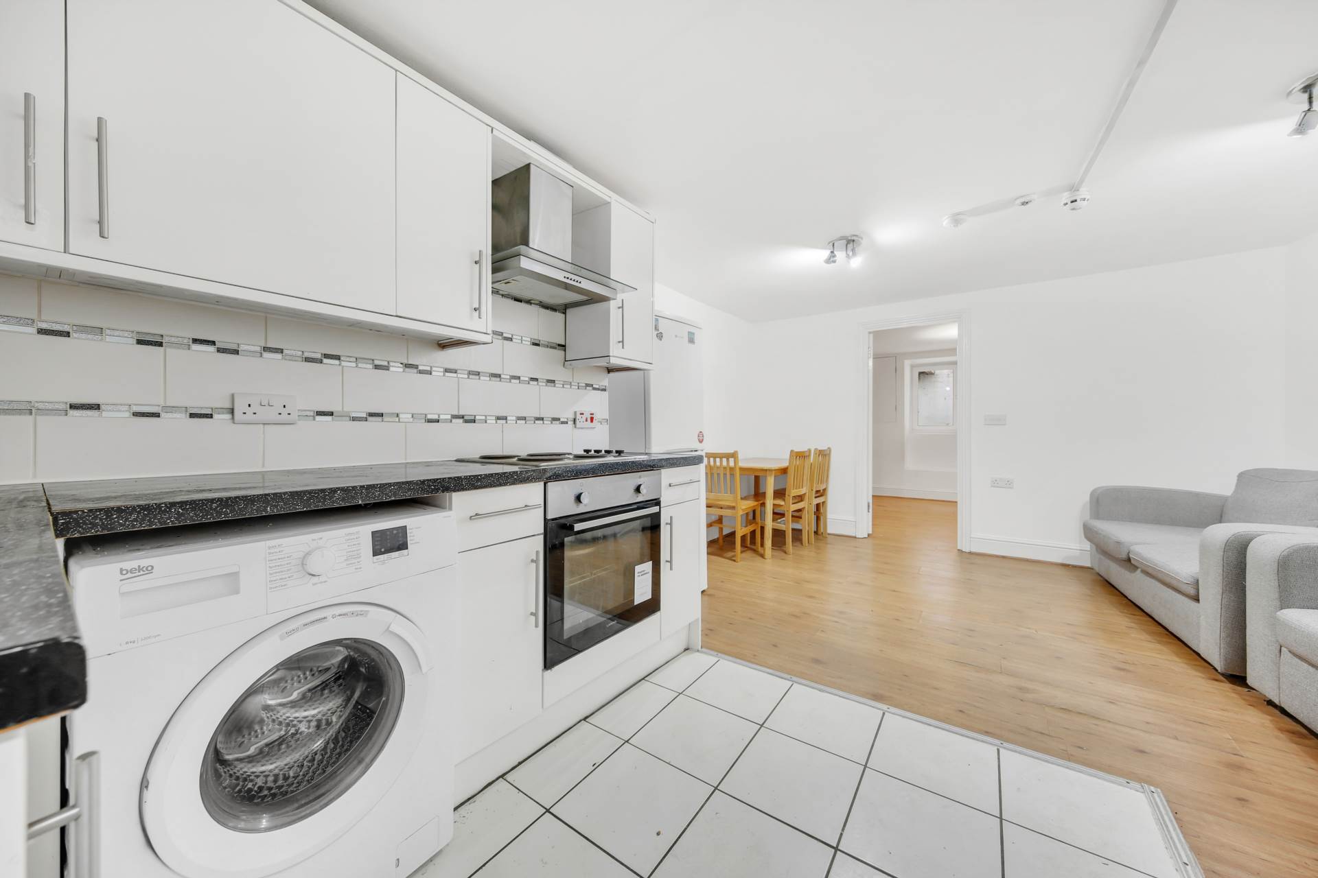 Additional Property Image 1 bedroom Flat for sale in London 8