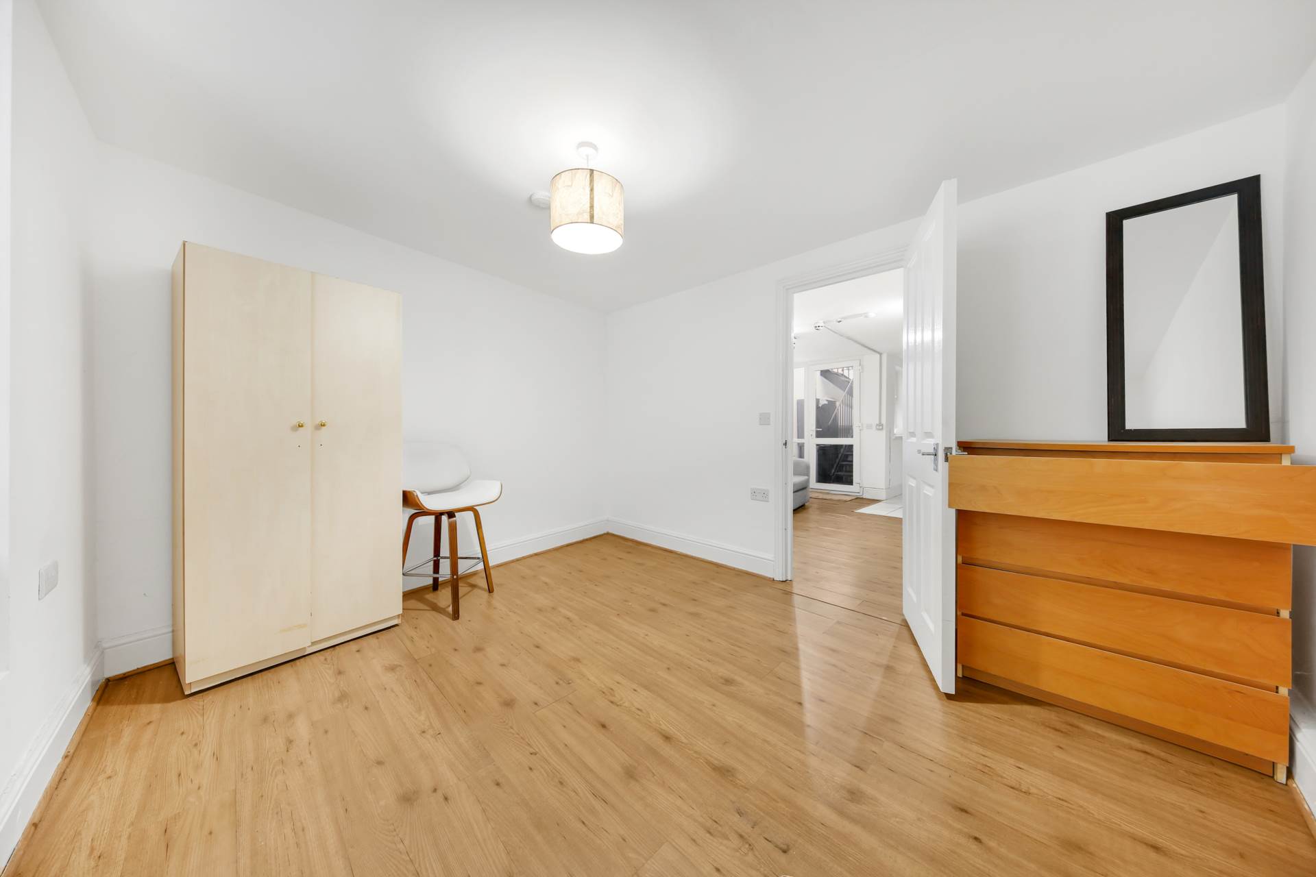 Additional Property Image 1 bedroom Flat for sale in London 10