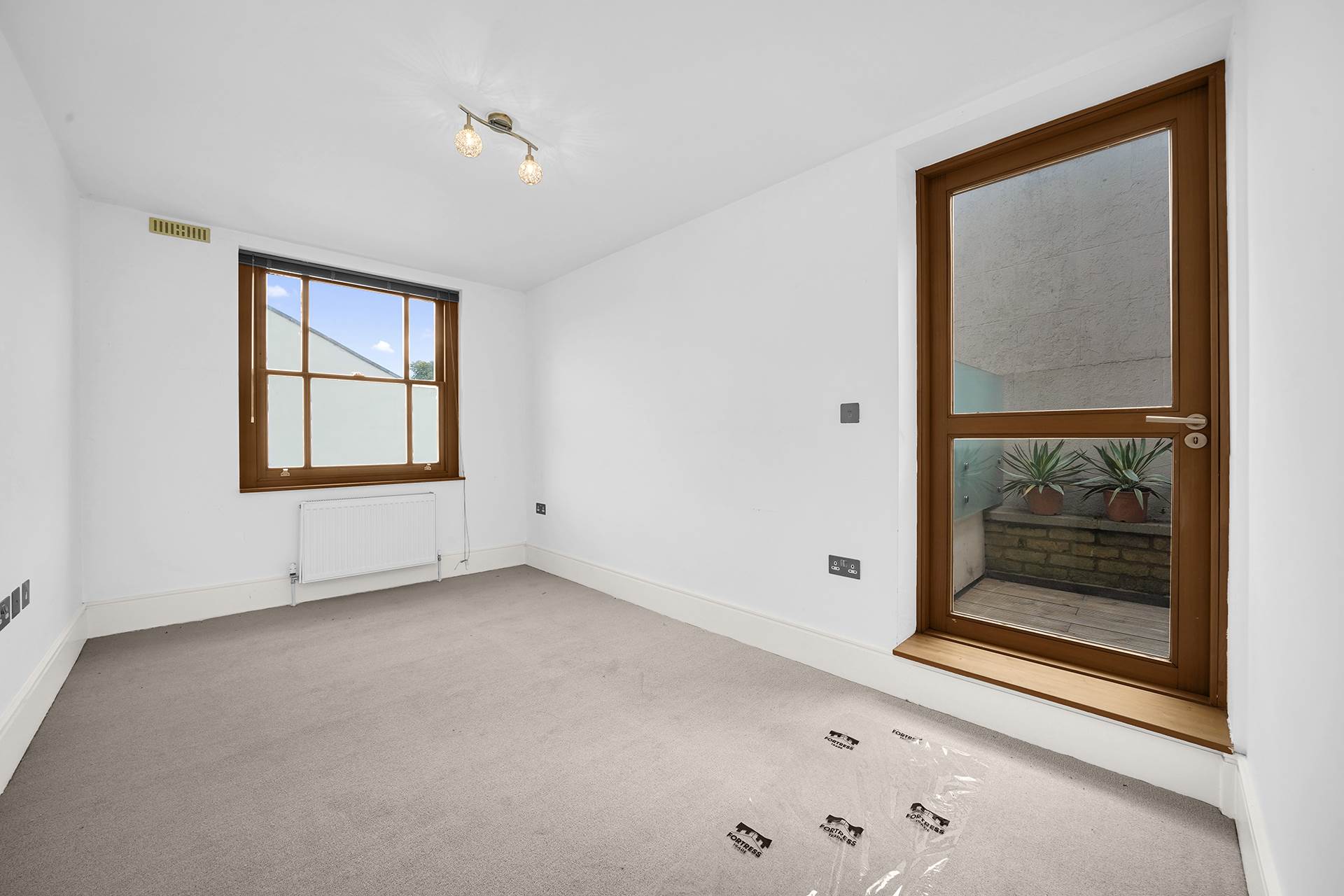 Additional Property Image 2 bedroom Flat for sale in London 11