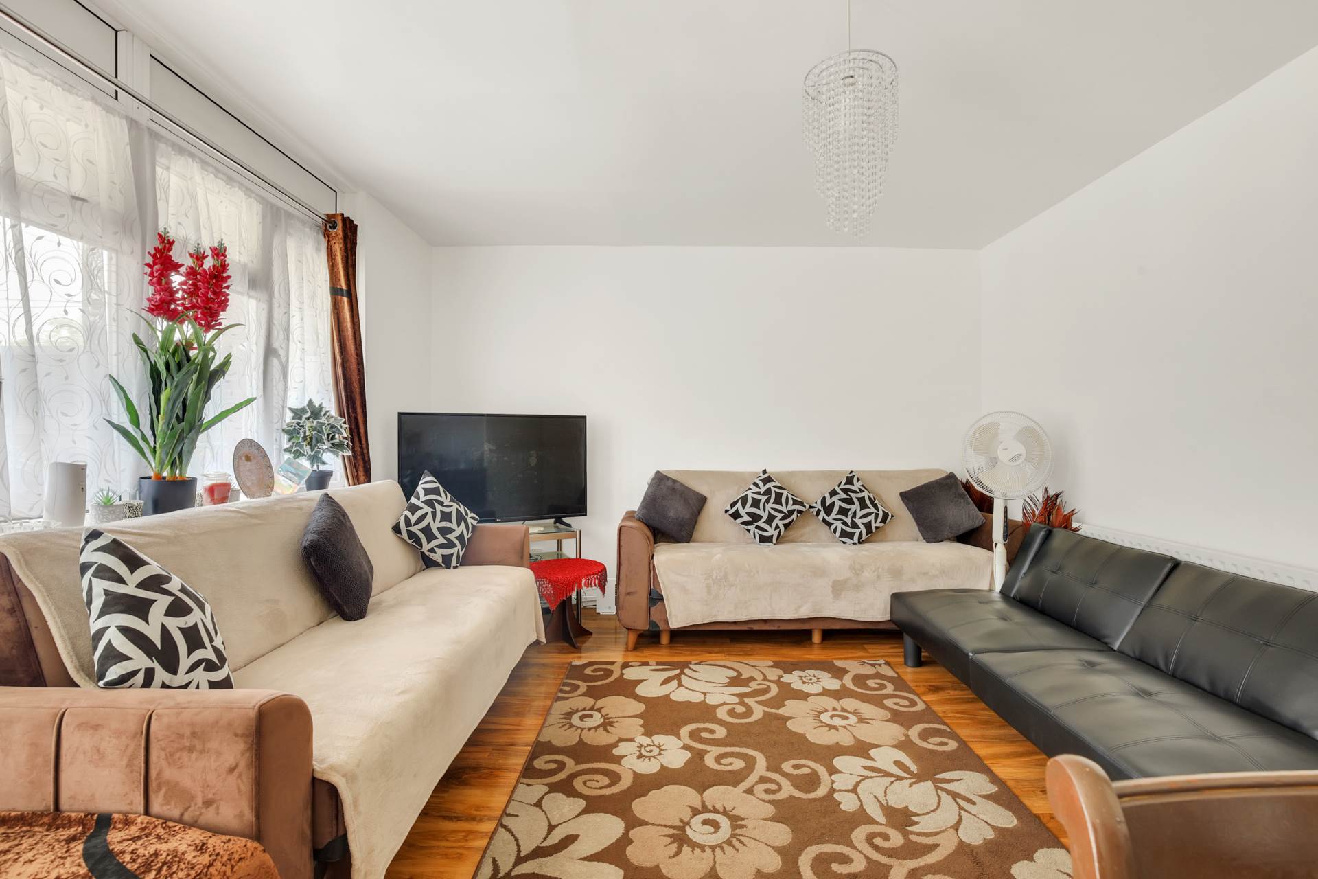 Additional Property Image 3 bedroom Flat for sale in London 2