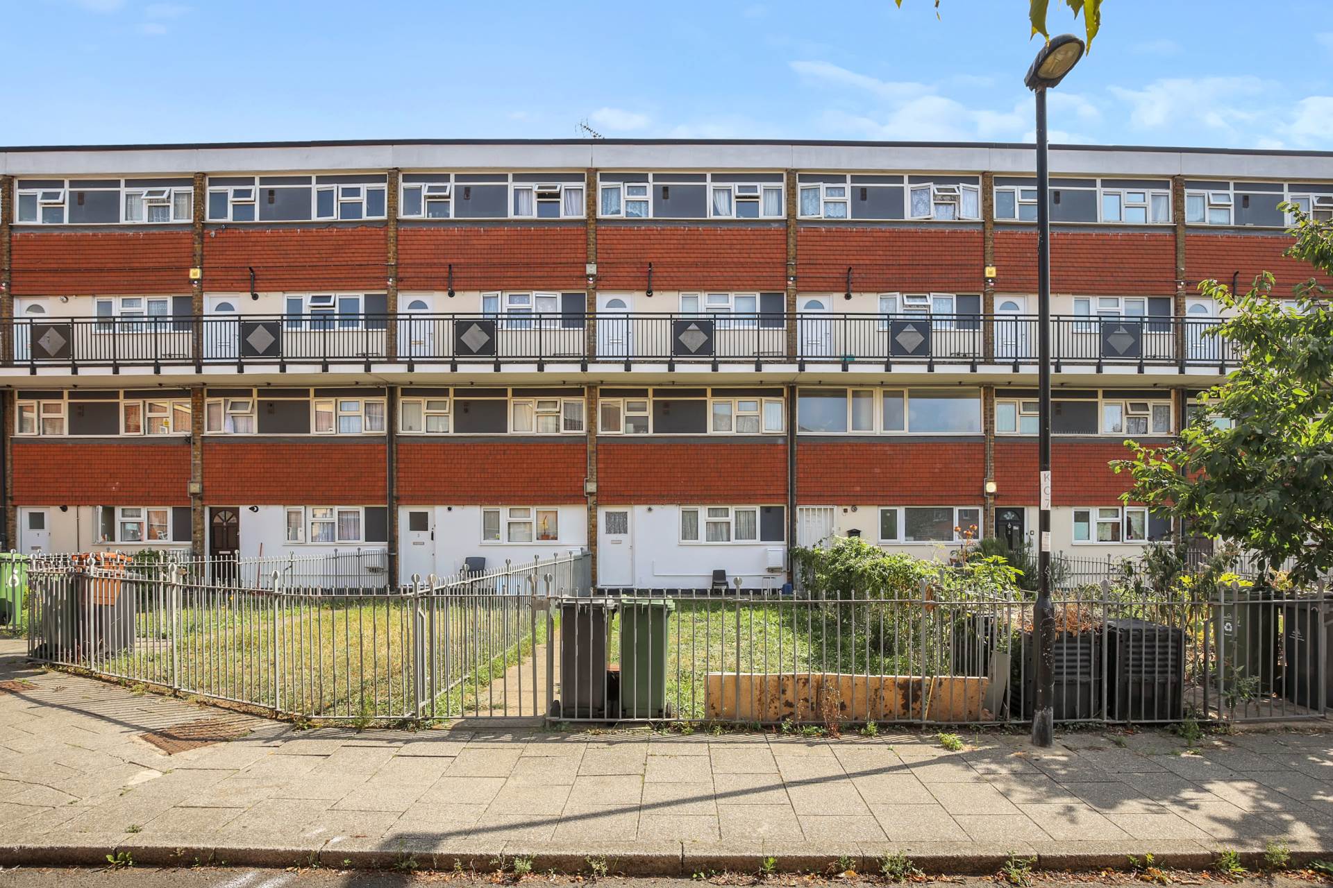 Additional Property Image 3 bedroom Flat for sale in London 18