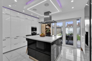 5 bedroom Terraced for sale in London