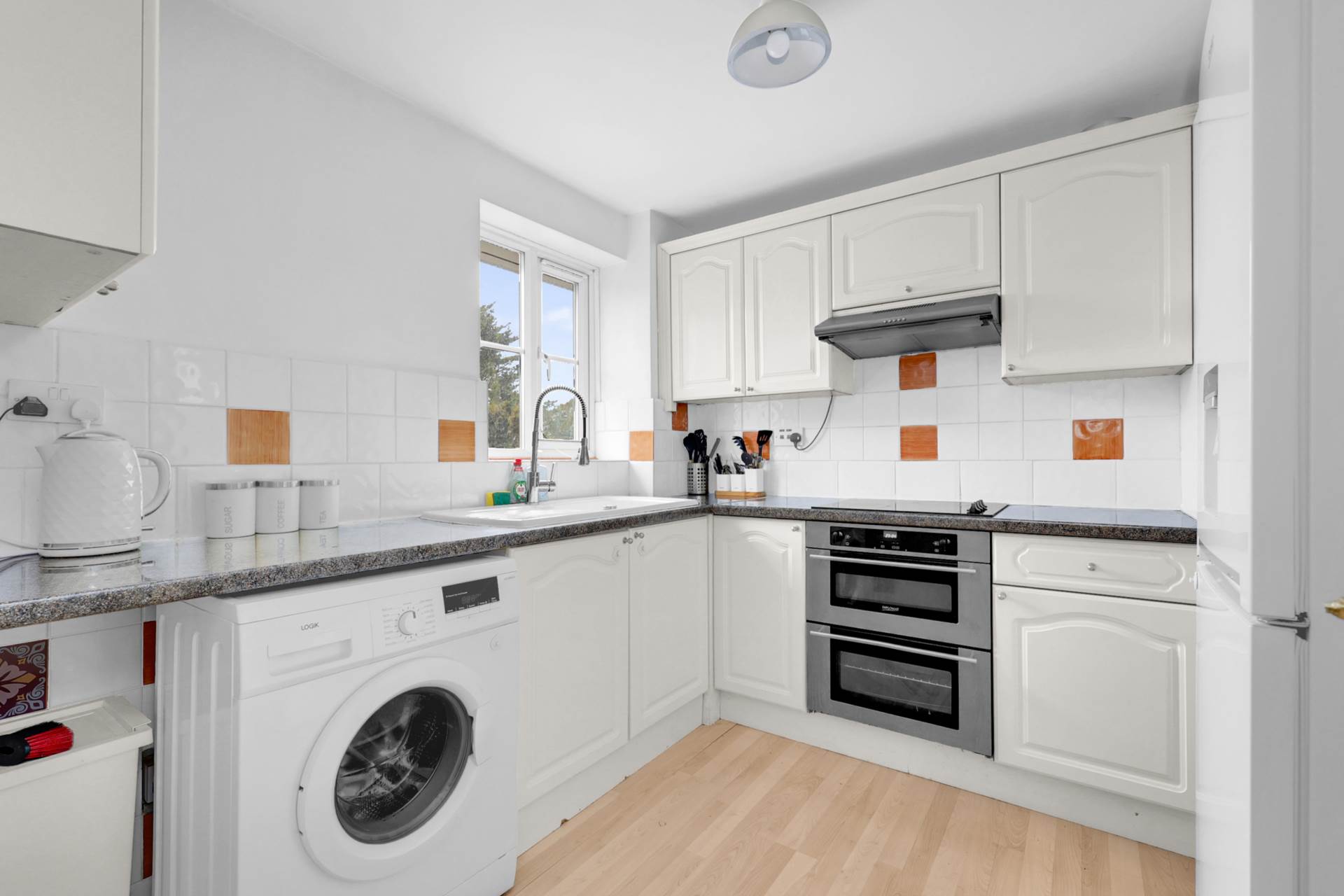 Additional Property Image 2 bedroom Flat for sale in London 7