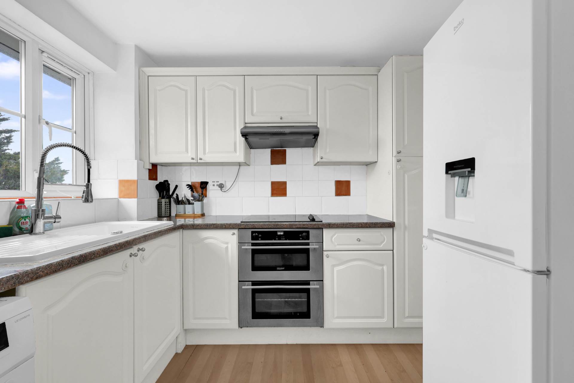 Additional Property Image 2 bedroom Flat for sale in London 8