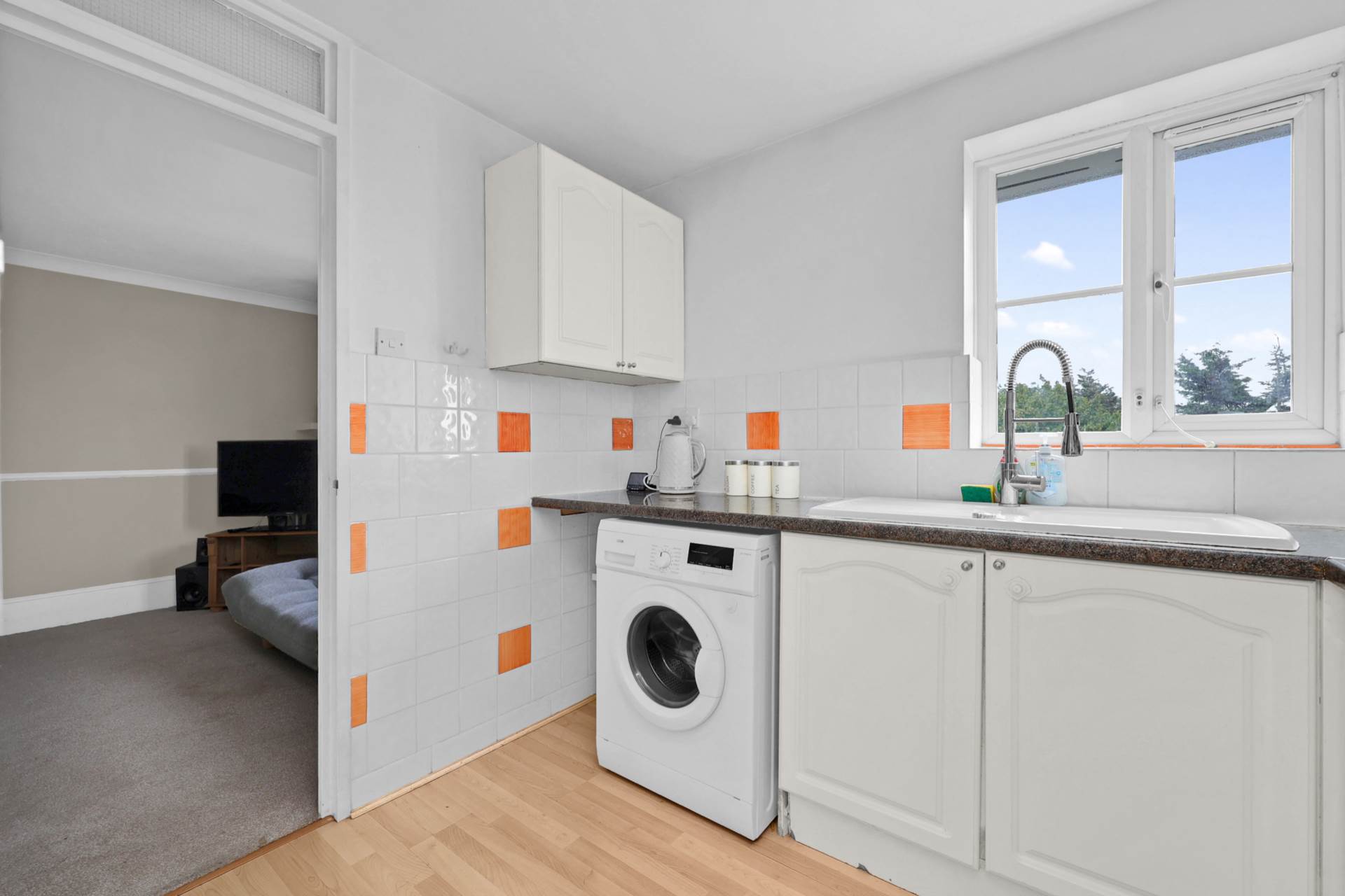 Additional Property Image 2 bedroom Flat for sale in London 9