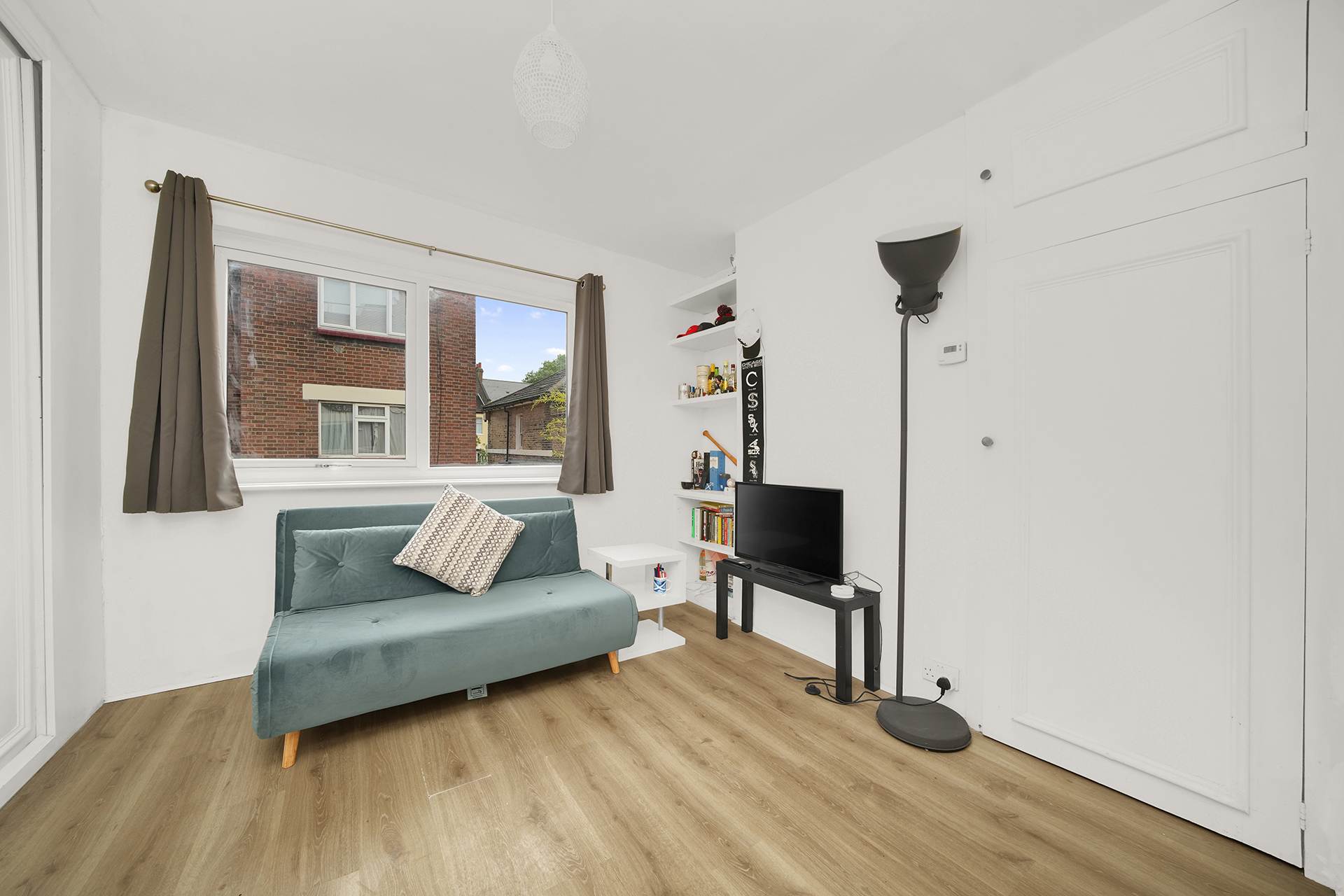 Additional Property Image 1 bedroom Flat for sale in London 16
