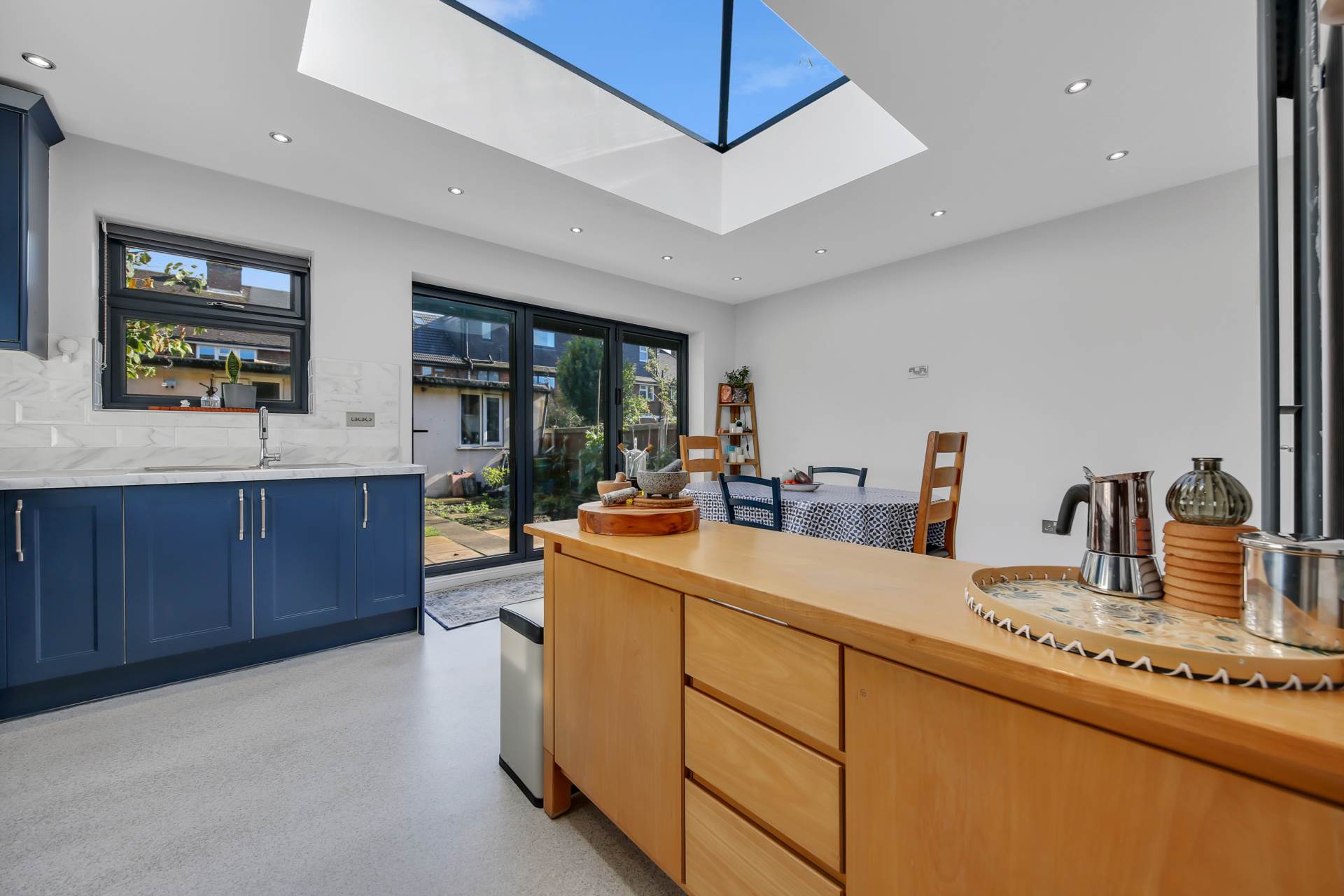 Additional Property Image 4 bedroom House for sale in London 9