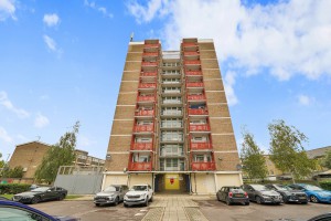 1 bedroom Flat for sale in London