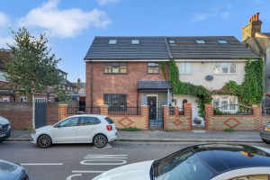 5 bedroom House for sale in London