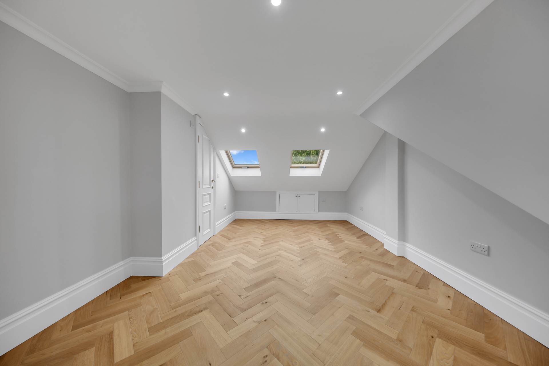 Additional Property Image 2 bedroom Flat for sale in London 16