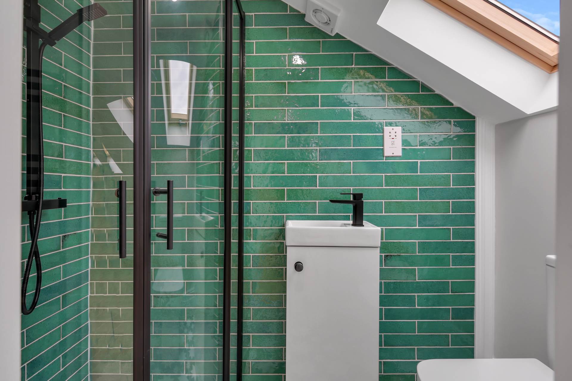 Additional Property Image 2 bedroom Flat for sale in London 18