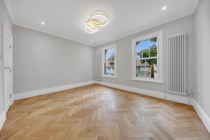 2 bedroom Flat for sale in London