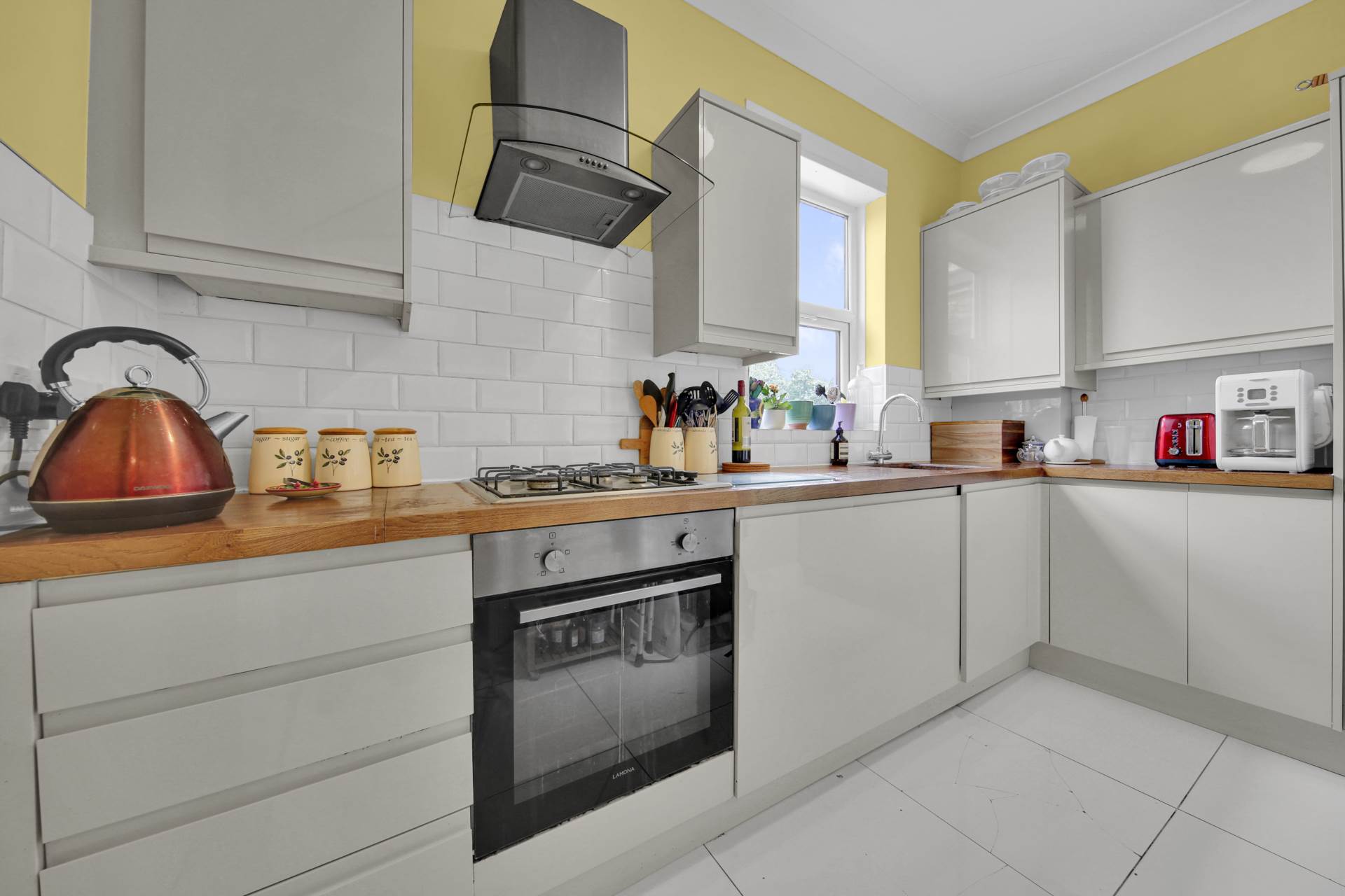 Additional Property Image 2 bedroom Flat for sale in London 11