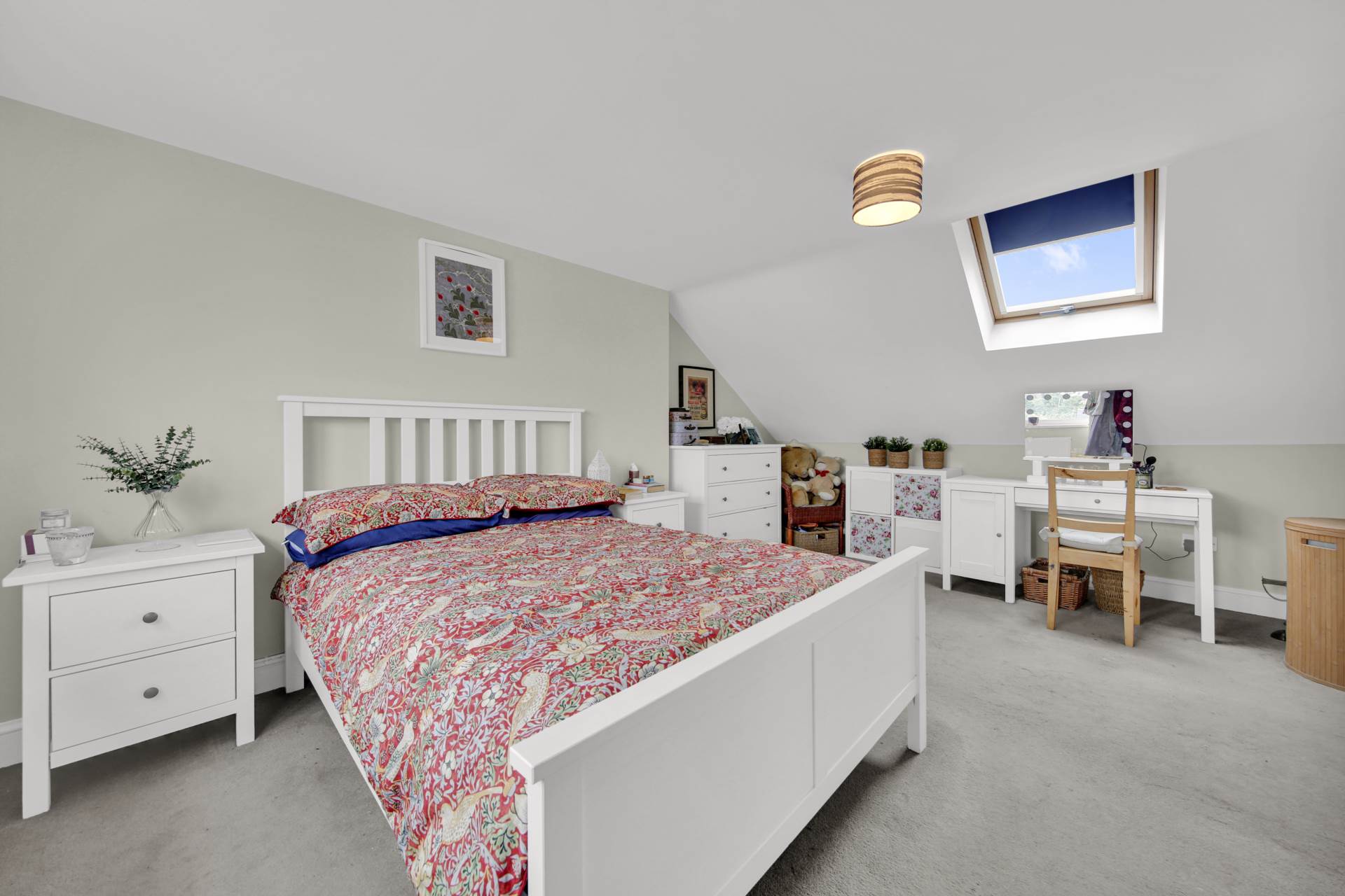 Additional Property Image 2 bedroom Flat for sale in London 16