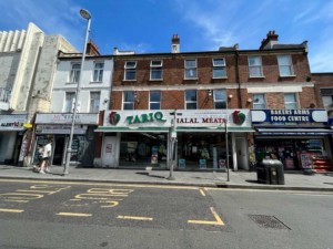 3 bedroom Flat to rent in London
