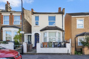 5 bedroom Detached for sale in London