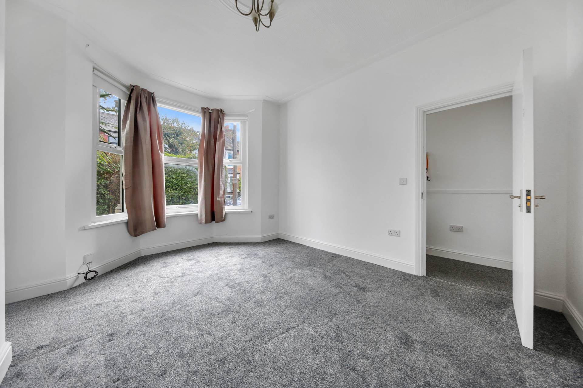 Additional Property Image 2 bedroom Flat for sale in London 3
