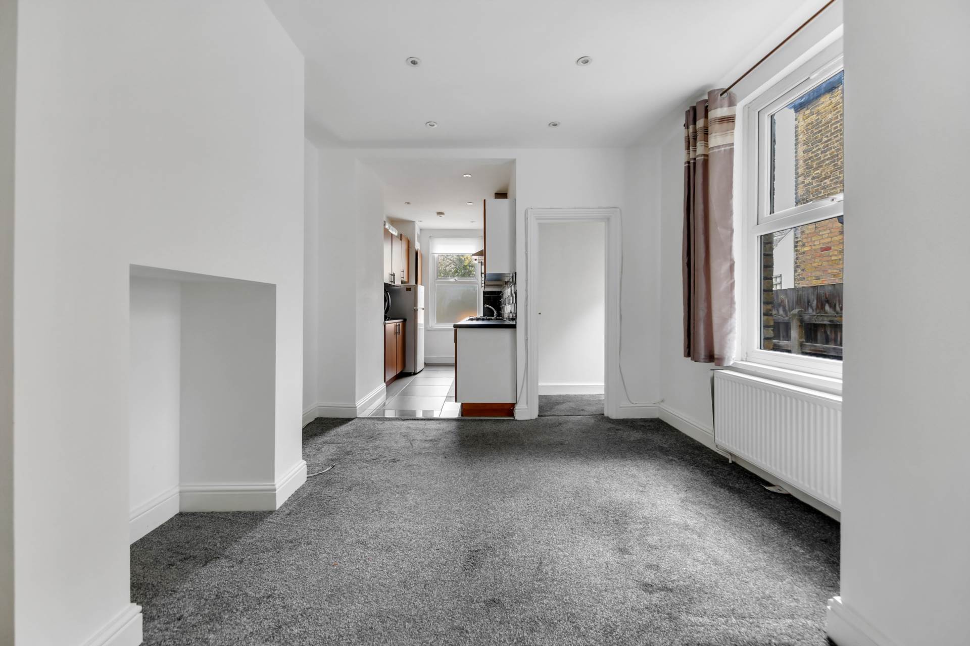 Additional Property Image 2 bedroom Flat for sale in London 8