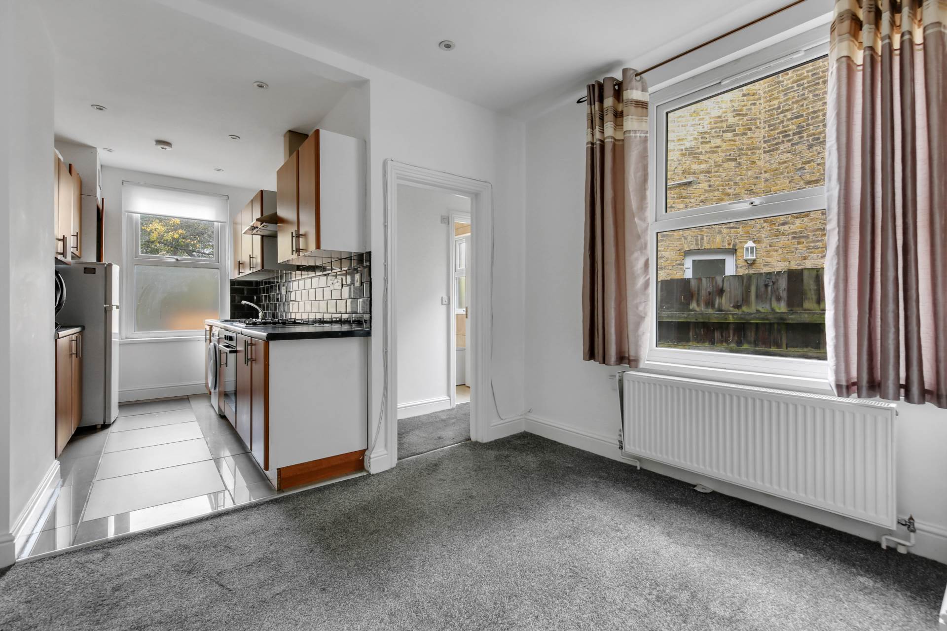 Additional Property Image 2 bedroom Flat for sale in London 9
