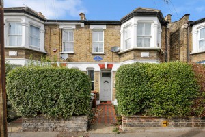 2 bedroom Flat for sale in London