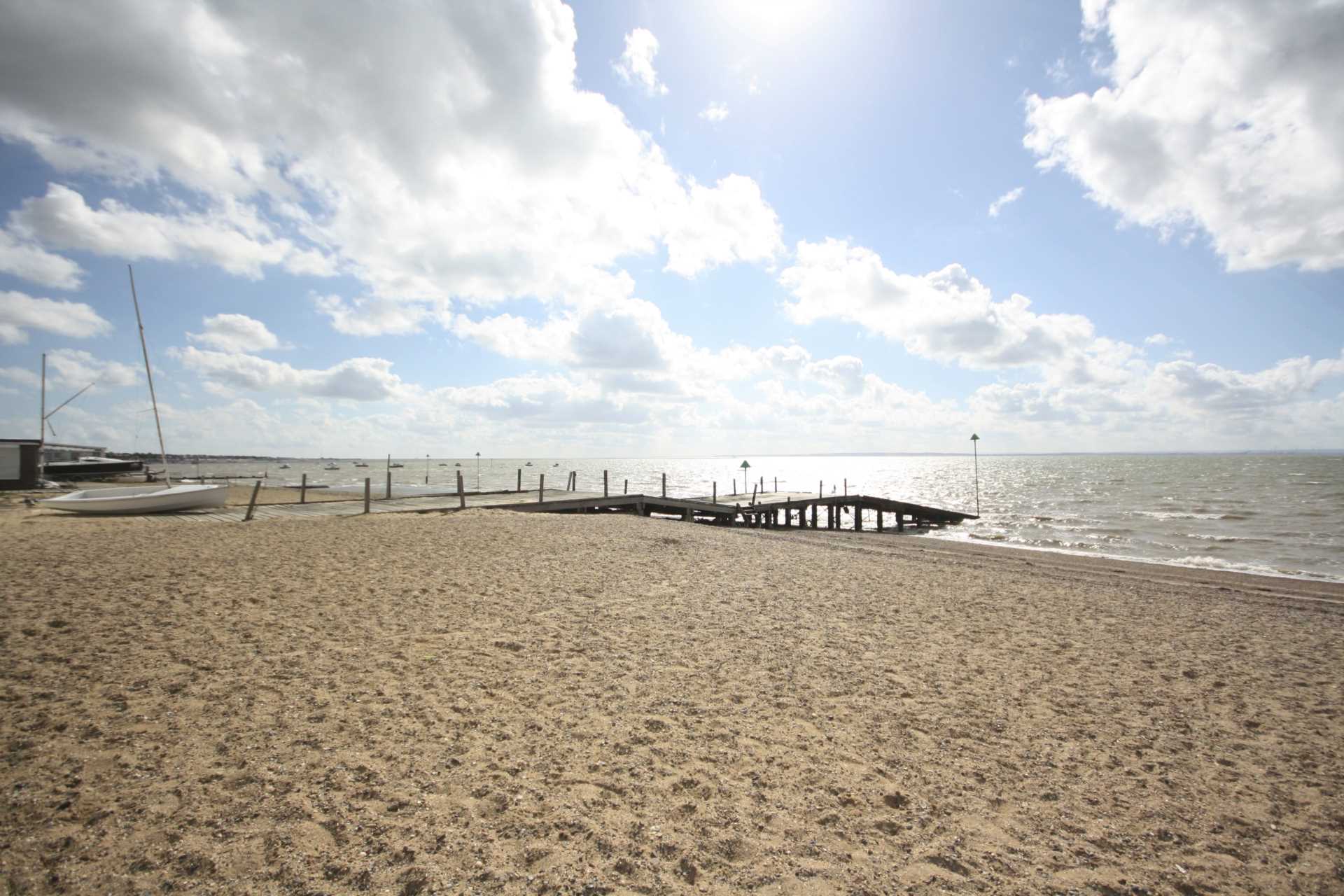2 bedroom Apartment to rent in Southend On Sea